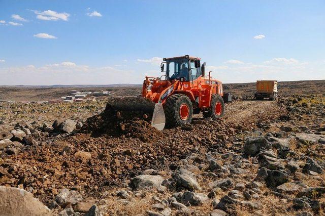 Çiftçiler, 100 Yıl Sonra Arazilerine Ulaşacak