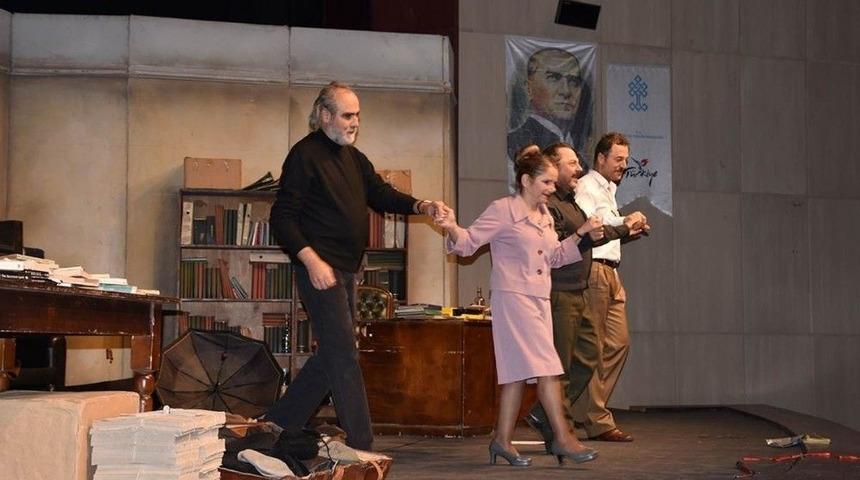 &ldquo;profesyonel&rdquo; İsimli Tiyatro Oyunu Afyonkarahisar&rsquo;da Sahnelendi