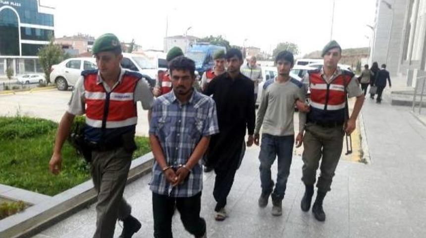 Tecav&uuml;z Edilerek &Ouml;ld&uuml;r&uuml;len Afgan Gencin Katili Kuzeni &Ccedil;ıktı&nbsp;