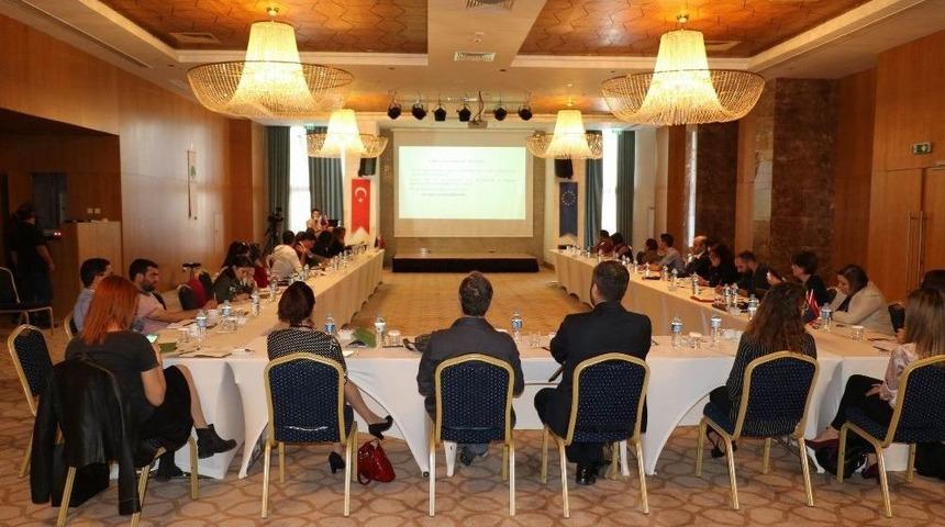 Diyarbakır&rsquo;da Suriyeli M&uuml;ltecilerin Sorunları Tartışıldı