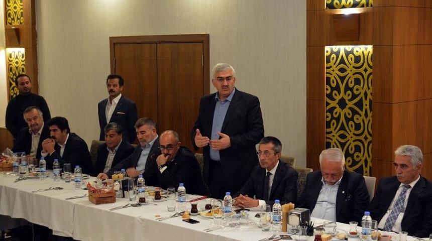 Erzurum Ak Parti&rsquo;de G&ouml;rev Yapan Partililer Kahvaltıda Bir Araya Geldi