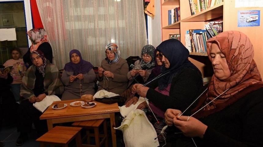 Tokatlı Kadınlar Mehmet&ccedil;ik İ&ccedil;in İ&ccedil;lik &Ouml;r&uuml;yor