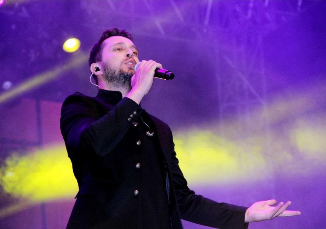 Murat Boz Erzurum&rsquo;u Salladı