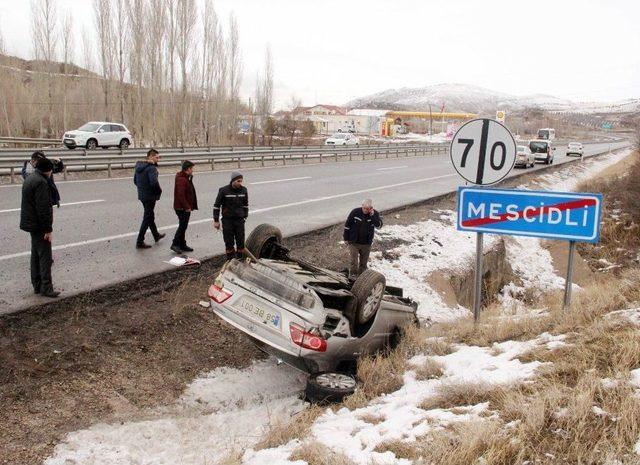 Takla Atan Otomobilin Sürücüsü Yaralandı