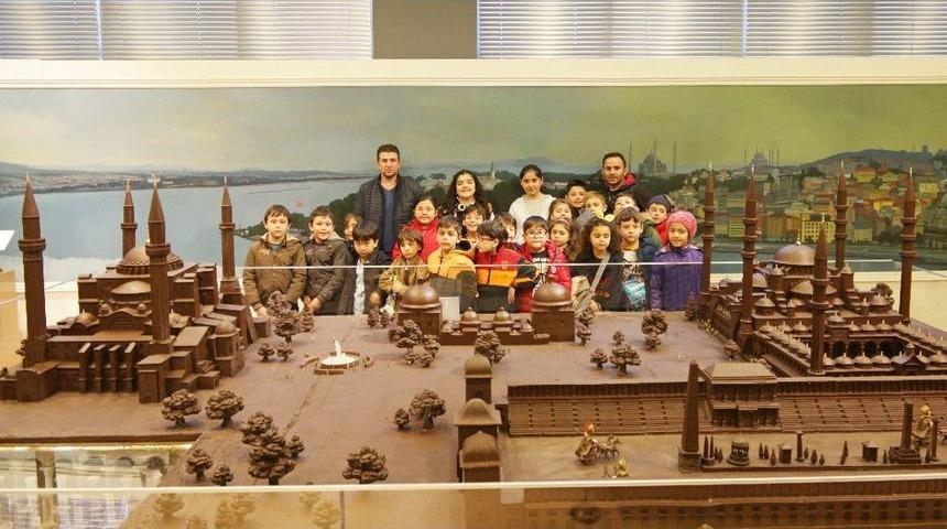 G&uuml;ng&ouml;ren Belediyesi Bilgi Evlerinde S&ouml;mestir Tatili Hareketli Ge&ccedil;iyor