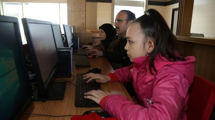 B&uuml;y&uuml;kşehir Elektronik K&uuml;t&uuml;phanesi&rsquo;nde 18 Bin Elektronik Kitap Okuyucularını Bekliyor