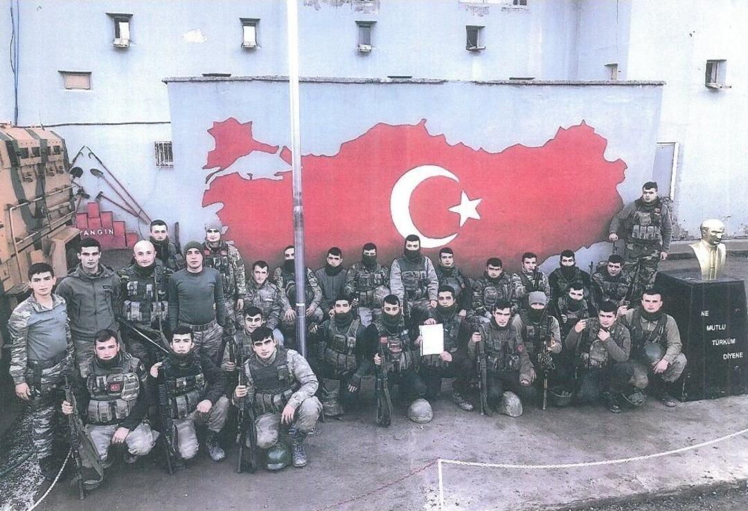 İneg&ouml;ll&uuml; Kadınlar Askerler İ&ccedil;in "anne Kokusu Ve Duası" Taşıyan Boyunluklar &Ouml;r&uuml;yor