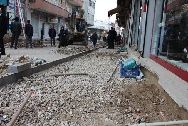 Silopi’de Cadde Onarım Çalışmaları Devam Ediyor