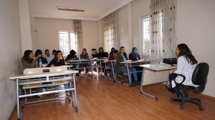 Adıyaman Belediyesi Gen&ccedil;leri &Uuml;niversiteye Hazırlıyor