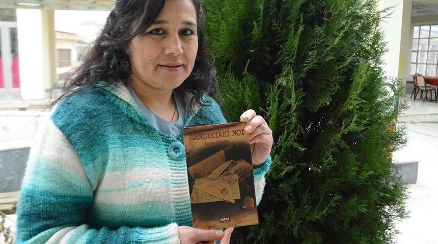 Annesine Olan &Ouml;zlemi Kitap Yazdırdı