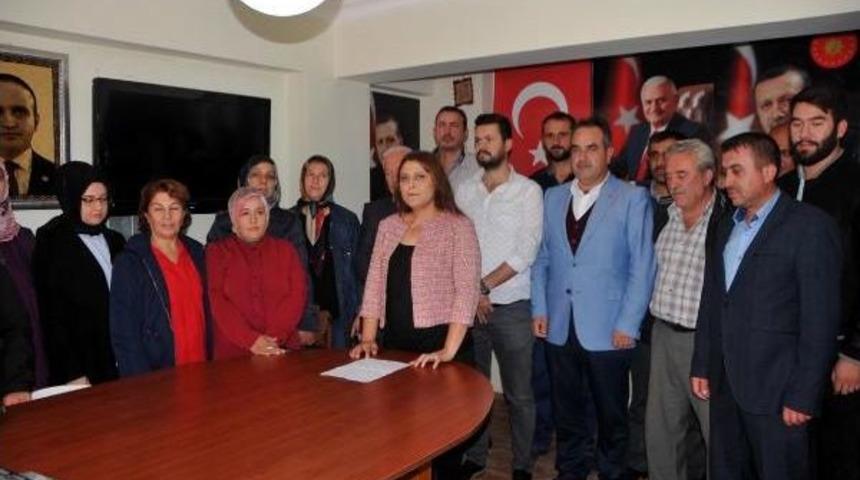 &Ccedil;anakkale'de Ak Partili Kadınlardan Chp'li Başkan'a Tepki