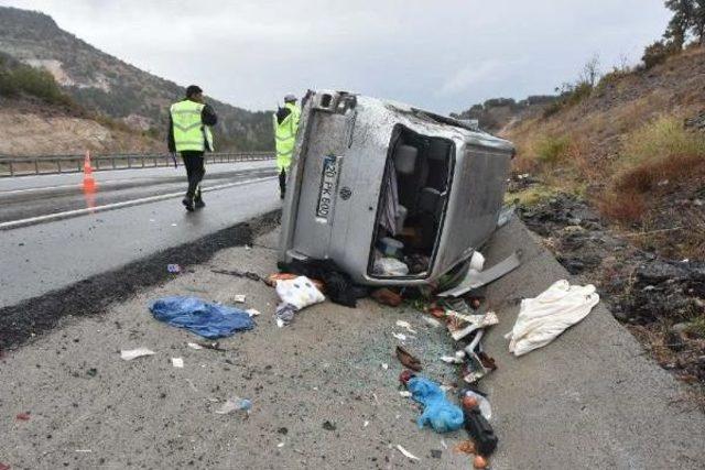 Kütahya da Minibüs Devrildi: 9 Yaralı 1