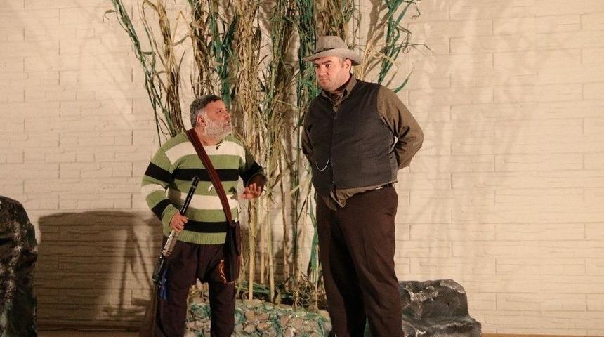 Şehir Tiyatrosu Karpuzlu&rsquo;da Seyircilerle Buluştu