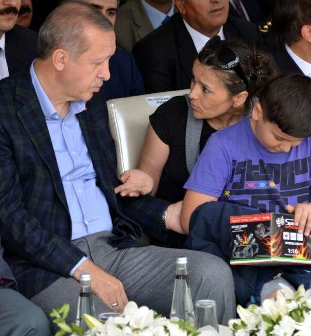 Cumhurbaşkanı Erdoğan'ın Dikkatini Çekmek Için Ağaca Çıktı