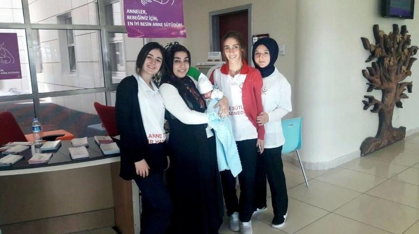 Emzirme Bebeği Mutlu Yapıyor