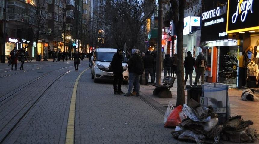 Duyarsız Esnaf &Ccedil;irkin G&ouml;r&uuml;nt&uuml;lere Sebep Oluyor