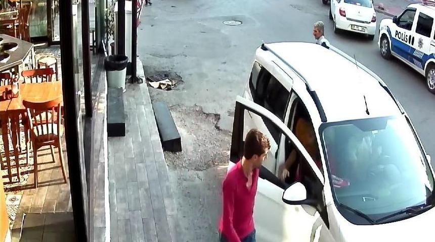 Cep Telefonu Hırsızı &Ouml;nce Kameraya Sonra Polise Yakalandı