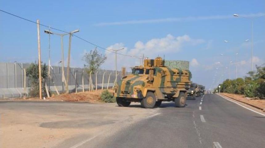 Hatay&rsquo;Da Sınıra Askeri Ara&ccedil; Sevkiyatı Devam Ediyor