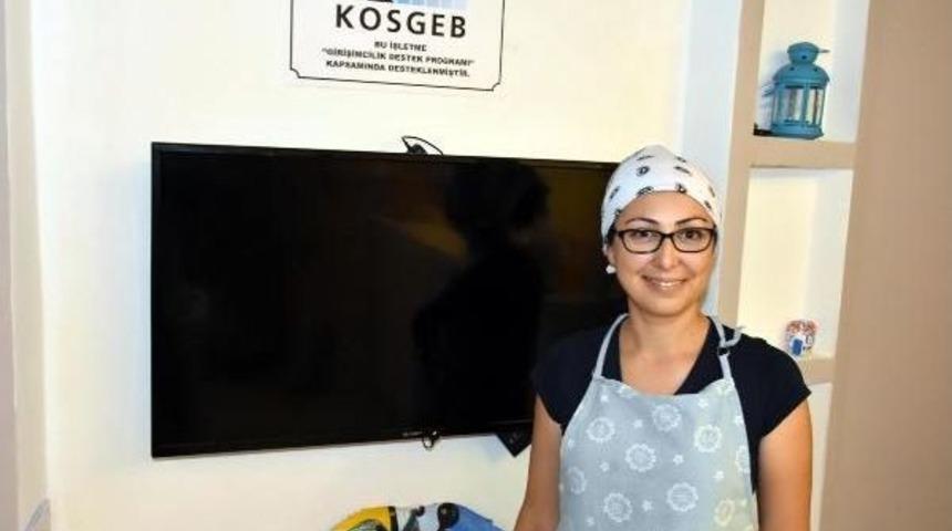 Marmarisli Melek, Azmiyle Hayata Tutundu