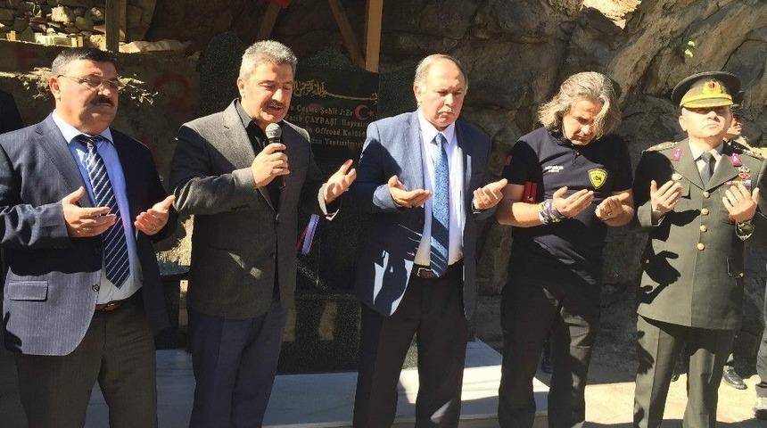 Chp Lideri Kılı&ccedil;daroğlu&rsquo;nun Konvoyunda Şehit D&uuml;şen Askerin Anısına &Ccedil;eşme Yaptırdılar