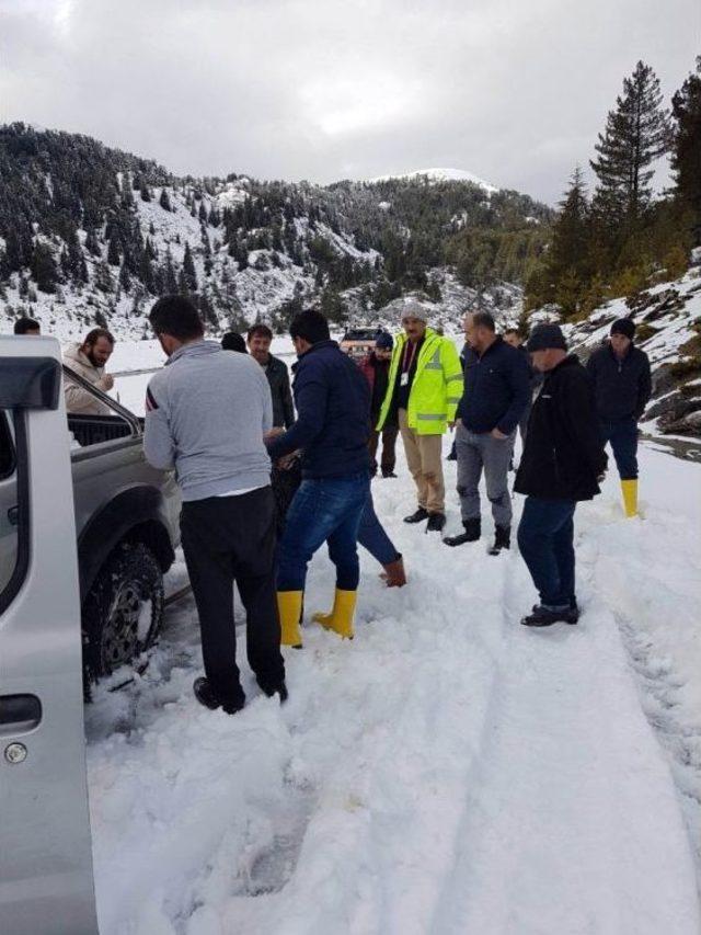 Alanya’da Karda Araçlarıyla Mahsur Kalan Gençler Kurtarıldı