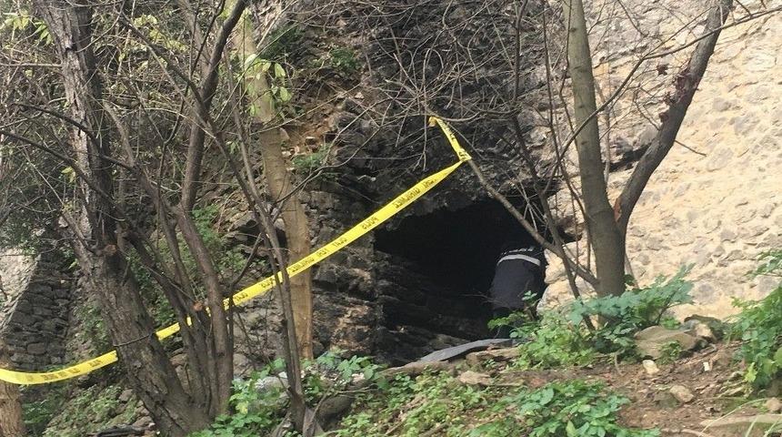 Sarıyer&rsquo;de Hisar İ&ccedil;inde Ceset Bulundu