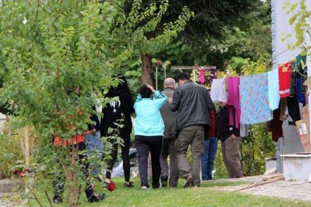 Boşanma Aşamasındaki Eşini Öldürüp, Intihar Etti