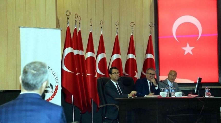 Vali Karaloğlu&rsquo;ndan Kurum Amirlerine Karne Notu