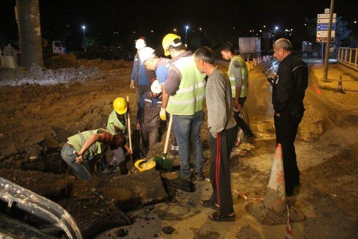 Sivas’ta Kazı Çalışmasında Delinen Doğalgaz Borusu Paniğe Neden Oldu G4