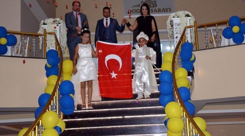(&ouml;zel Haber) Fanatik Taraftarın S&uuml;nnet D&uuml;ğ&uuml;n&uuml; Sarı Lacivert Renklerle Yapıldı
