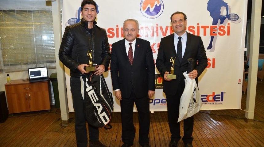 Meü Tenis Turnuvası’nda Ödüller Sahiplerini Buldu