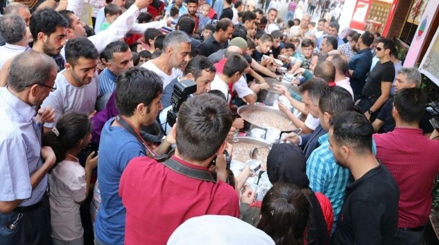 Vali Atik Hafta Sonu Yoğun Bir Mesai Ge&ccedil;irdi