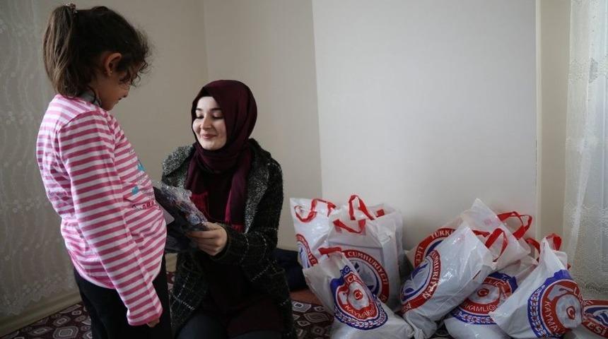 Lice Belediyesinden Muhta&ccedil; Ailelere Yardım