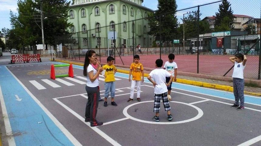 &Ccedil;ocuk Sokağı&rsquo;na İlgi B&uuml;y&uuml;k