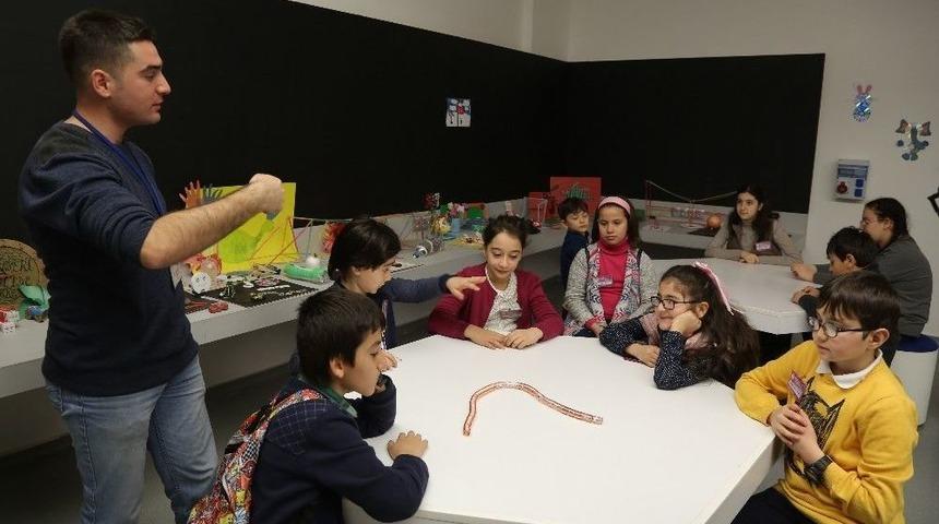 Bilim Merkezinden Tatil Hediyesi