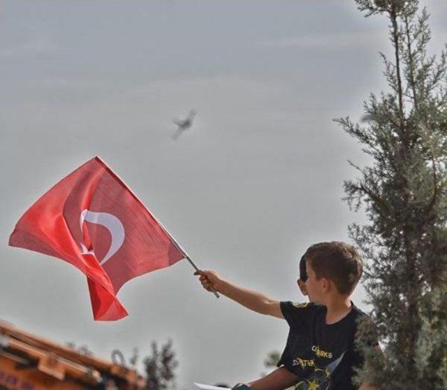 Türk Yıldızları Ve Solo Türk Nefes Kesti