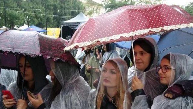 Edirne'de Yağmur Altında Müzik Festivali