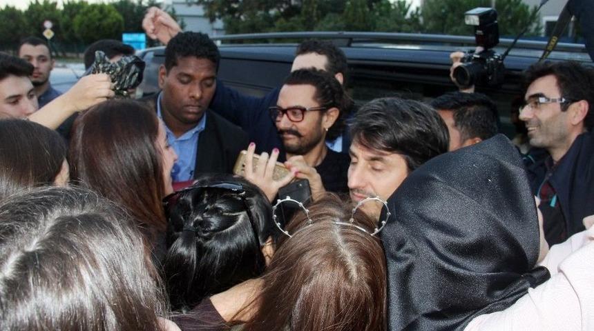 Hintli Yıldız Oyuncu Aamir Khan T&uuml;rkiye&rsquo;den Ayrıldı