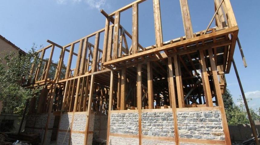 Demirciler Konağı Yeniden Y&uuml;kseliyor