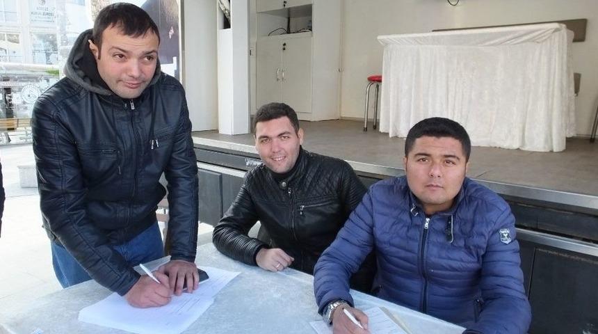 Burhaniye&rsquo;de Ak Parti &Uuml;ye Standına İlgi B&uuml;y&uuml;k Oldu