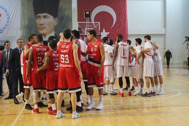 Türkiye Basketbol Ligi: Yalova Group Belediyespor: 80 - Bahçeşehir Koleji: 87