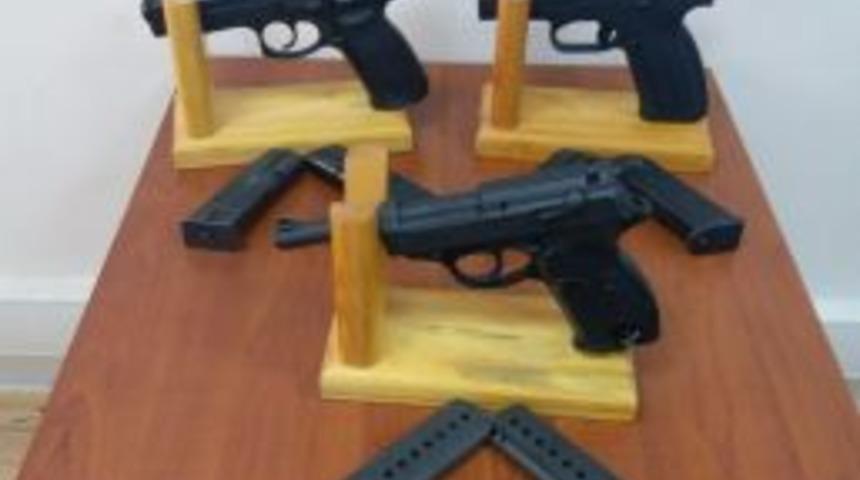 Batman&rsquo;da Durdurulan Ara&ccedil;tan Silah &Ccedil;ıktı