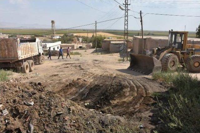 Derik teki Köylerde Çöp Ve Gübre Temizliği Başladı 1