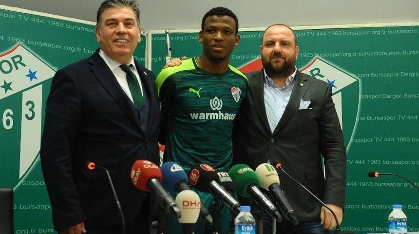 Bursaspor, Shehu İle S&ouml;zleşme İmzaladı