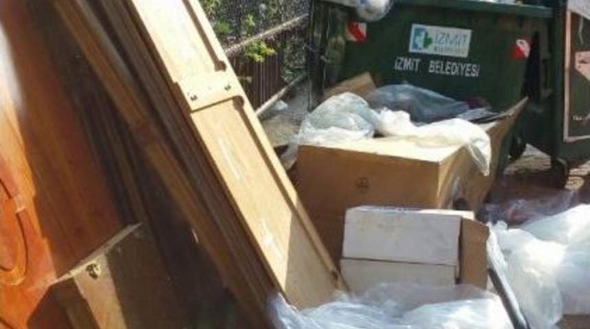 Zabıta Ekipleri Daha Temiz Bir İzmit İ&ccedil;in &Ccedil;alışıyor