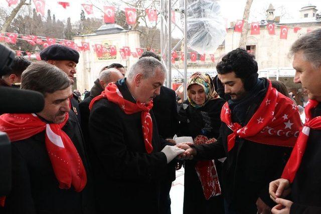 Elleri Kınalı Askerlerden Zeytin Dalı Harekatı’na Destek