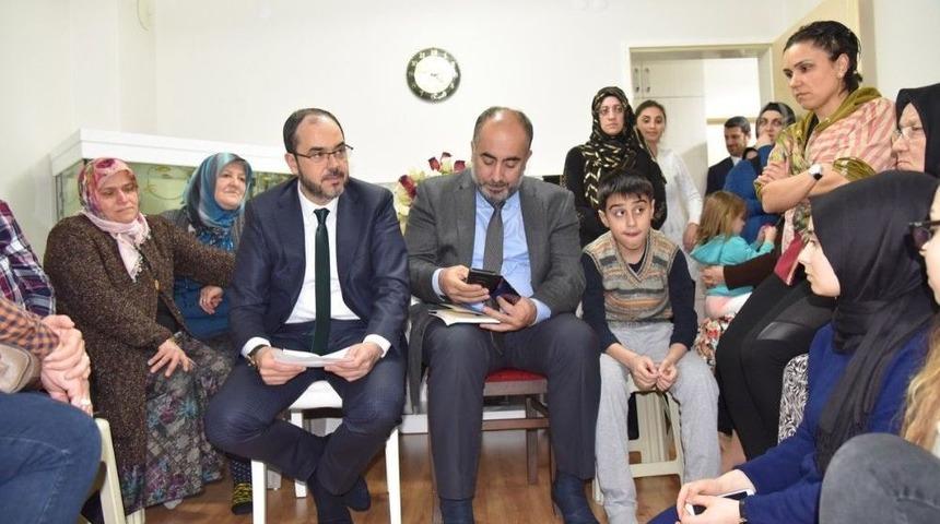 Başkan Ayaz, Vatandaşın Kapısını &Ccedil;almaya Devam Ediyor