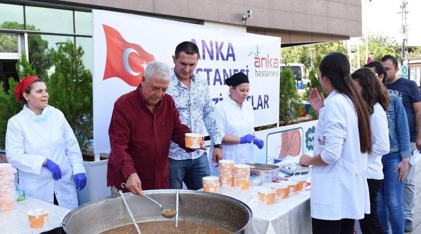 Hasta Ve Yakınlarına Aşure Dağıtıldı