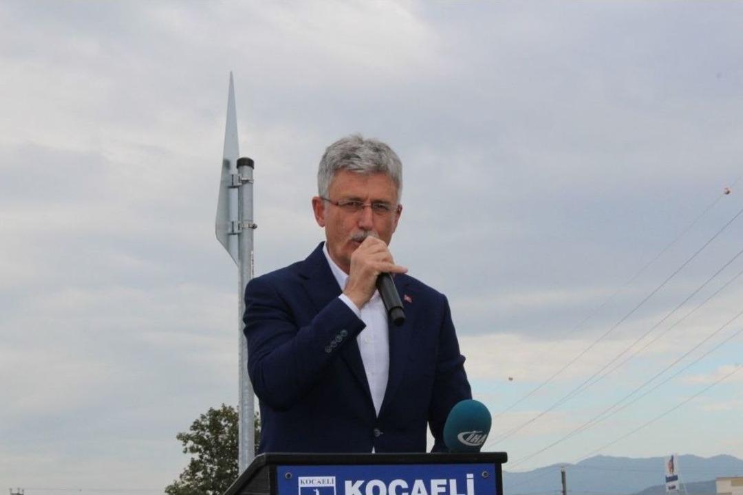 Asar Deresi K&ouml;pr&uuml;l&uuml; Kavşağı T&ouml;renle A&ccedil;ıldı