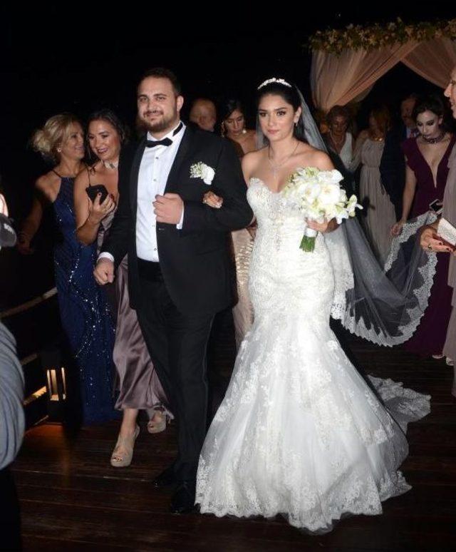 Bodrum'da Ünlü Isimleri Biraraya Getiren Nikah